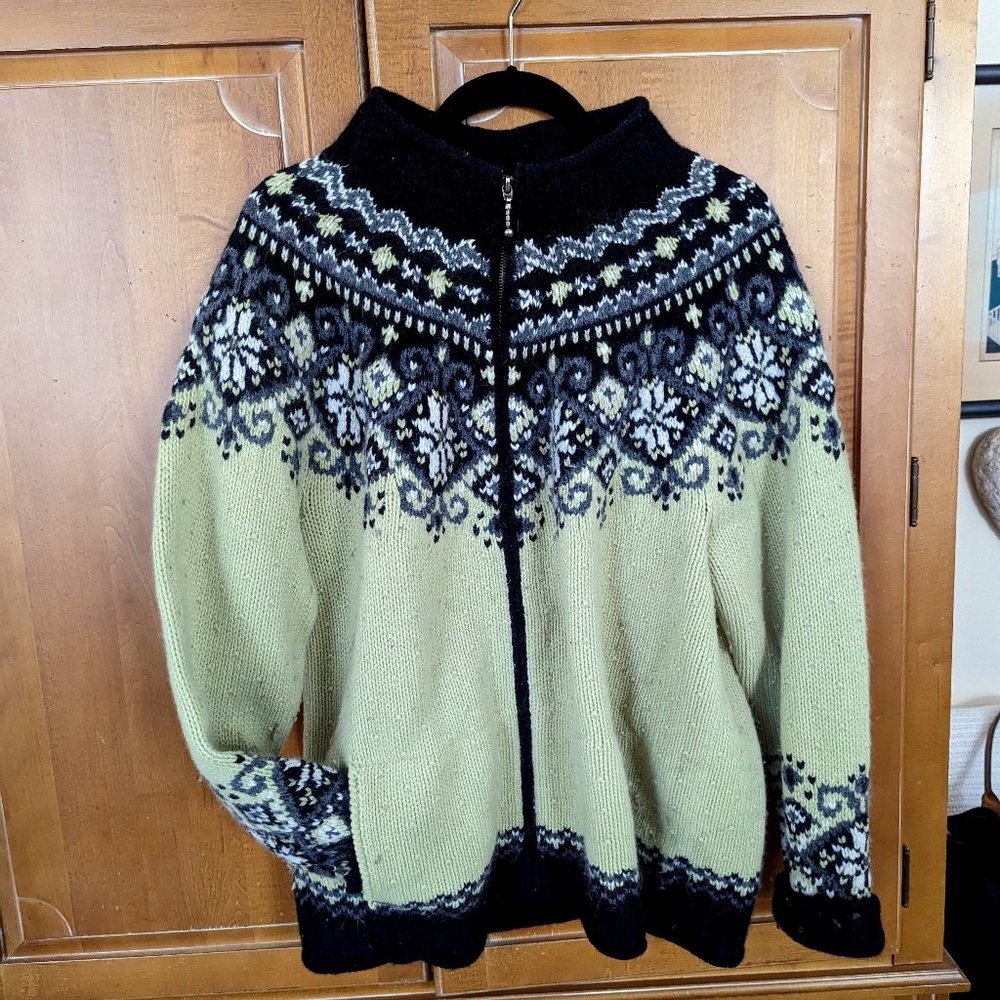 Sweater Green and black